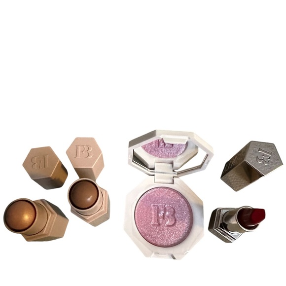 FENTY MINIS BUNDLE HIGHLIGHTER CONCEALERS & LIPSTICK and MAKE UP BAG - Picture 5 of 16